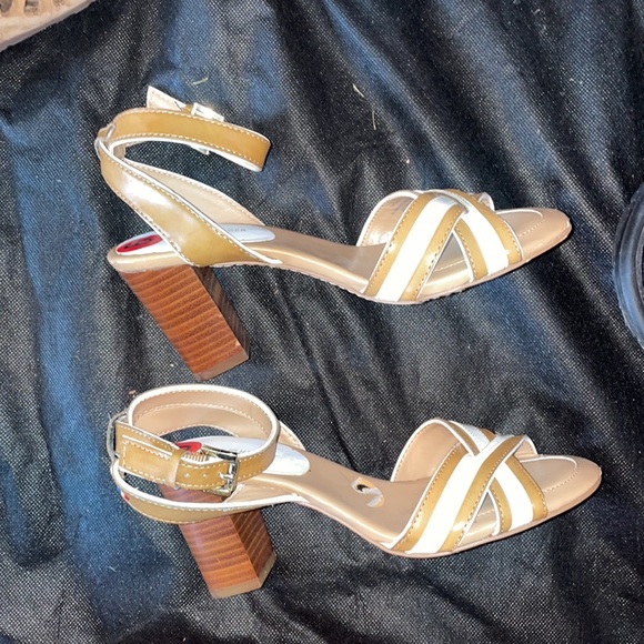 Tommy Hilfiger Fierce2 Slingback Sandal | 6 - Picture 7 of 10